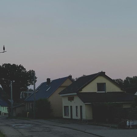 Cieszyno- Uroczy Domek Do Wynajecia Złocieniec Extérieur photo